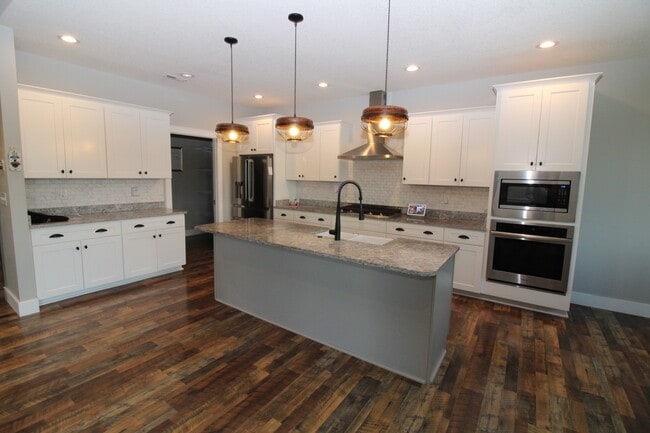 Foto del edificio - 1355 Bear Creek Rd