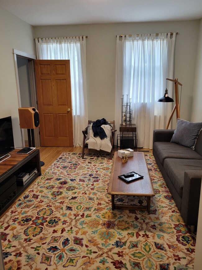 Living Room - 1901 S Allport St