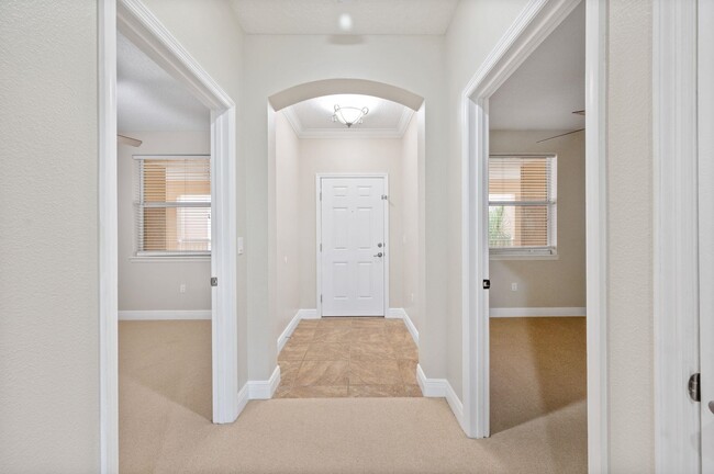 Building Photo - 55 Riverview Bend S
