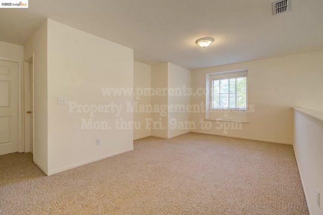 Building Photo - 5442 Rockwood Cir