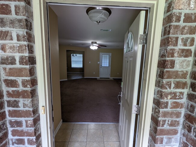 Entrance - 125 Azalea Dr