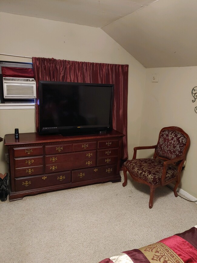 Bedroom - 25915 Juban Rd