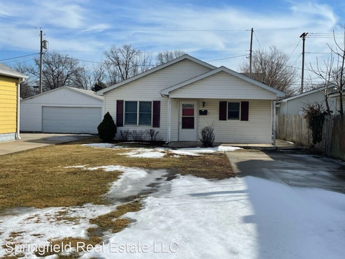 3 br, 1 bath House 904 N 19th St House Rental in Springfield, IL