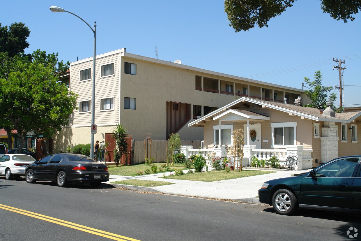 Building Photo - 421 W Wilson Ave