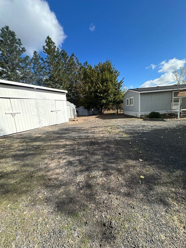 Foto del edificio - 15517 Riveredge Rd