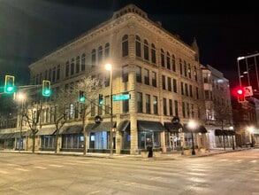 Building Photo - 112 W Washington Blvd