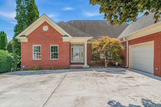 Building Photo - 104 Sunali Ln