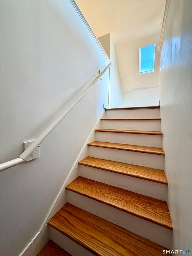 Building Photo - 410 Davidson St