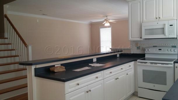 Building Photo - 201 Silver Sloop Way