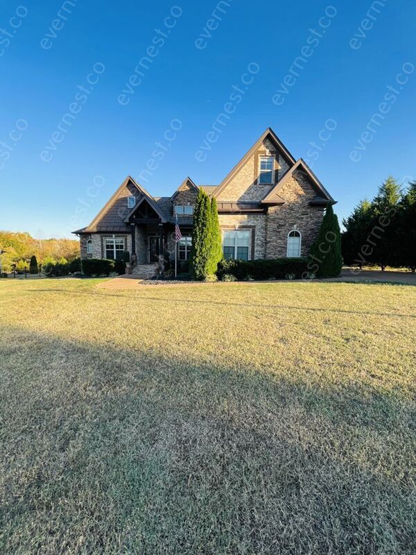 Foto del edificio - 803 Guinevere Point