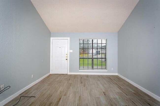 Building Photo - 105 Stubblefield Dr