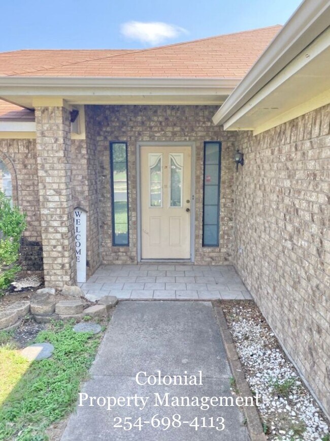 Foto del edificio - AVAILABLE NOW!