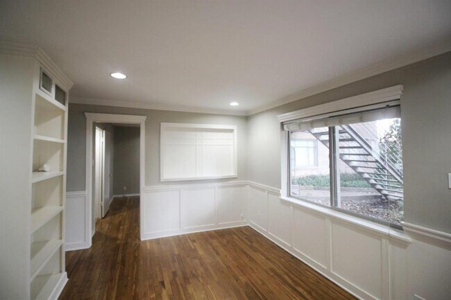Building Photo - 4719 Oakshire Dr