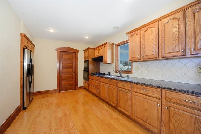 Foto del edificio - 240 Post Ave