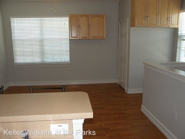 Building Photo - 1 br, 1 bath House - 1966 Meeting Place #A