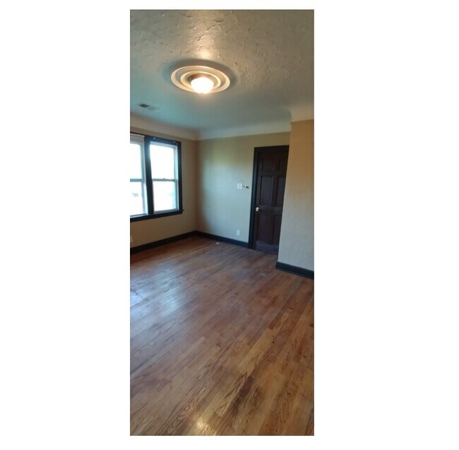 Building Photo - 12018 Prairie St