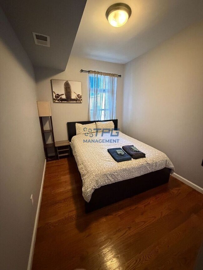 Foto del edificio - 142 Ripley Pl