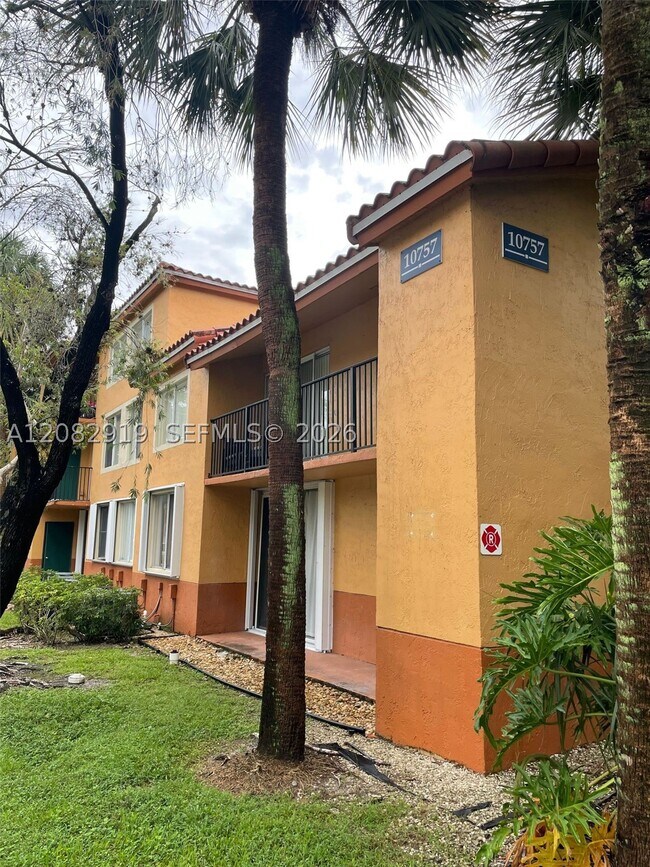 Foto del edificio - 10757 Cleary Blvd