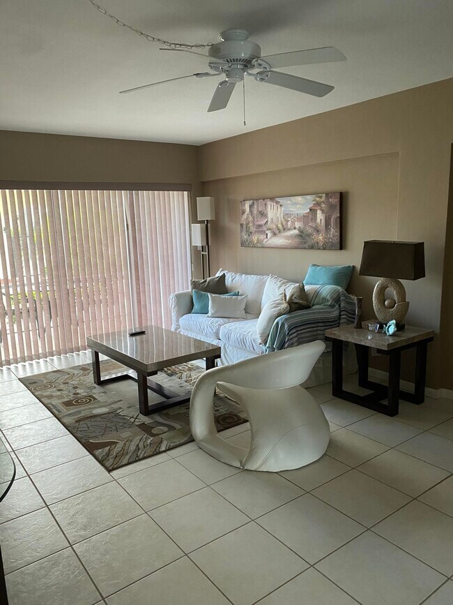 Foto del edificio - 331 SW 8th St