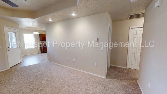 Building Photo - 2133 Hayes