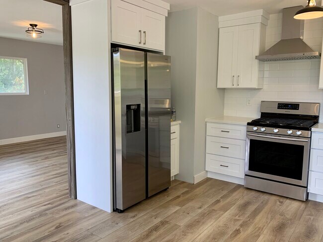 Foto del edificio - 310 Laurel Way