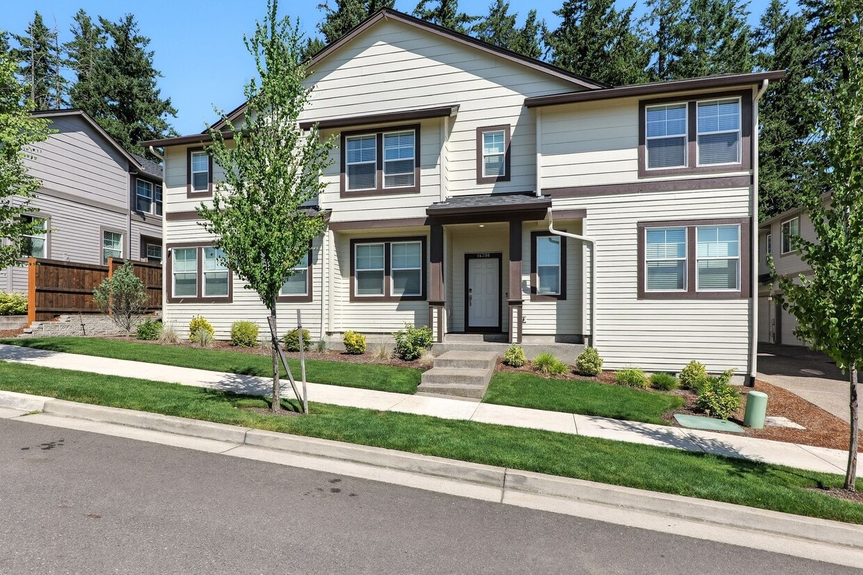 Primary Photo - Spacious 5-Bedroom Home with Modern Upgrad...