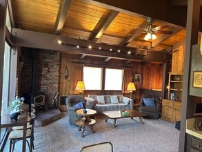 Building Photo - 3252 Chateau Rd