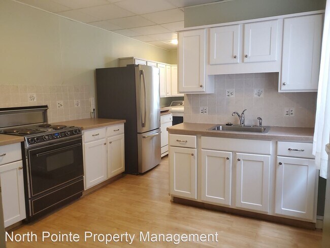 Building Photo - 3 br, 1.5 bath House - 521 W. Walnut St.