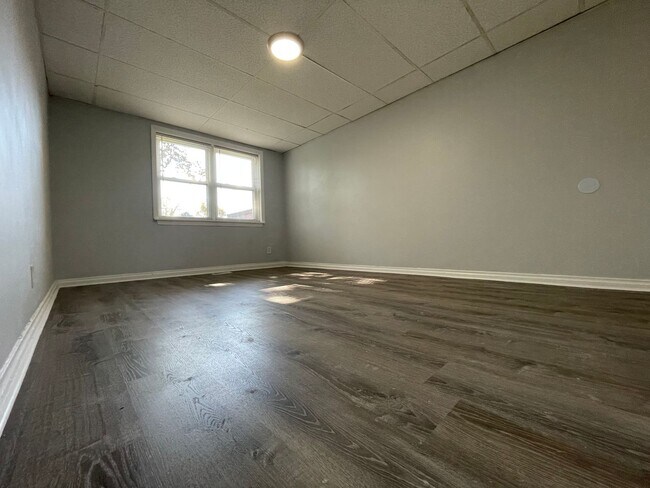 Building Photo - Newly Renovated 2 Bedroom/1 Bathroom Home with Driveway and Double Lot!