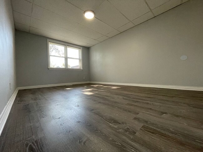 Foto del edificio - Newly Renovated 2 Bedroom/1 Bathroom Home with Driveway and Double Lot!