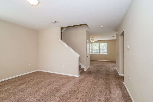 Foto del edificio - 2300 Justin Lake Dr