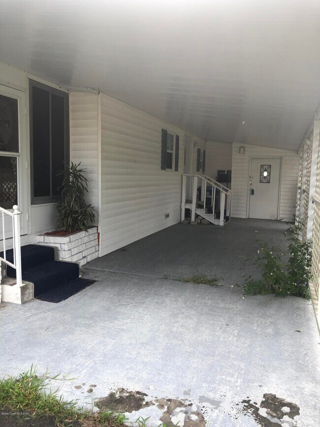 Foto del edificio - 650 Sunrise Ct NE