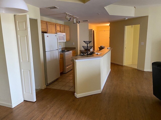 Primary Photo - 405 S Villa San Marco Dr