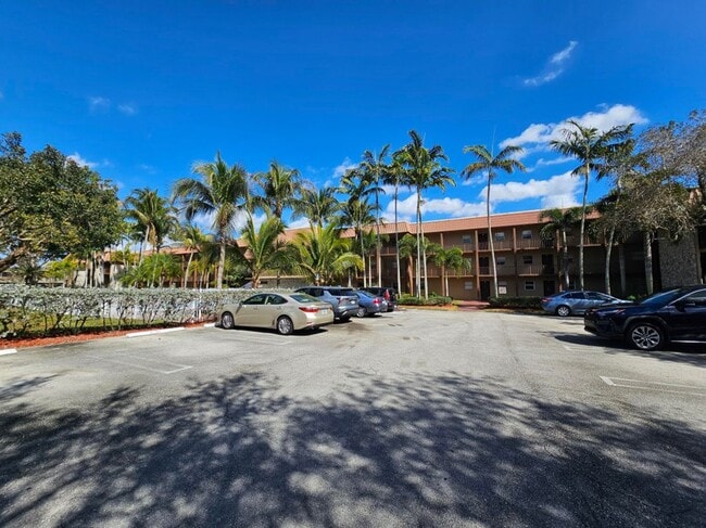 Building Photo - 120 Sparrow Dr