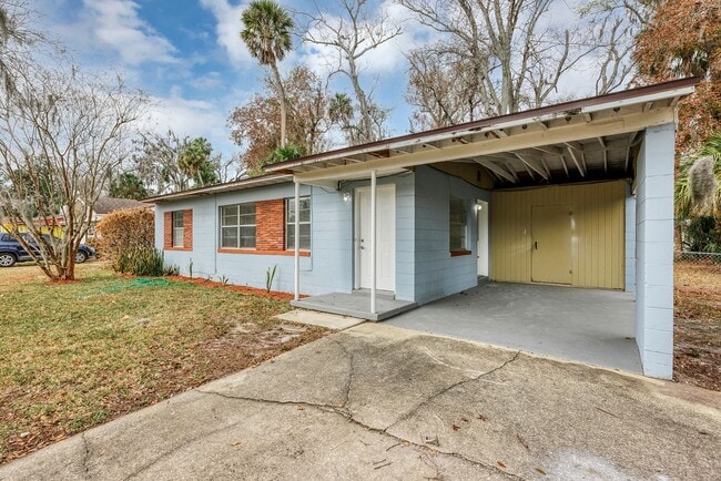 Photo - Beautifully Refreshed 3-Bedroom Home – Modern Kitchen & Spacious Interior