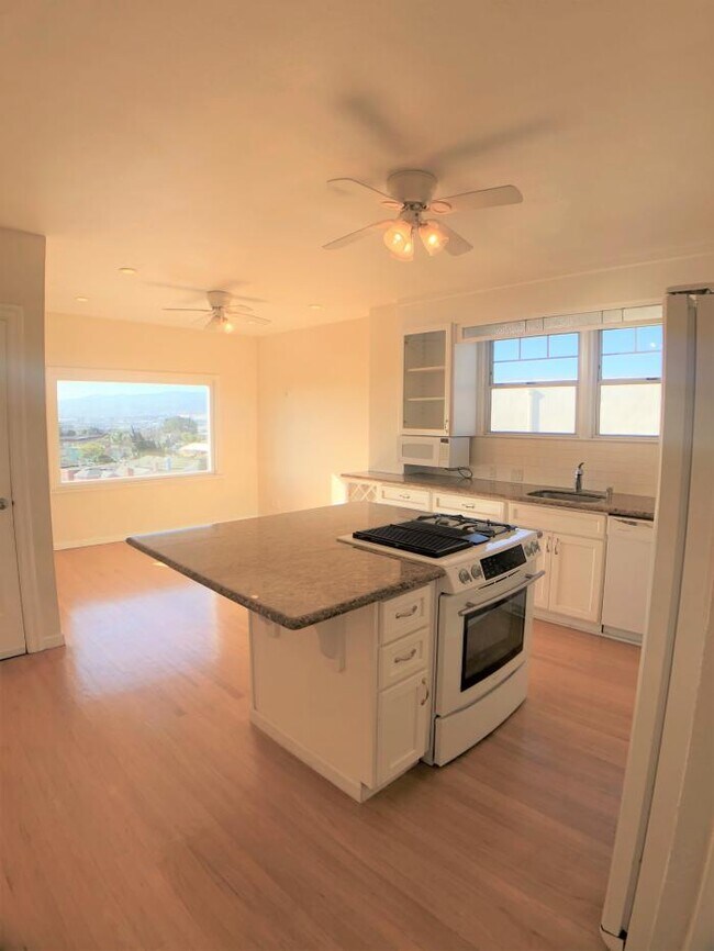 Building Photo - 2 bedroom in South San Francisco CA 94080