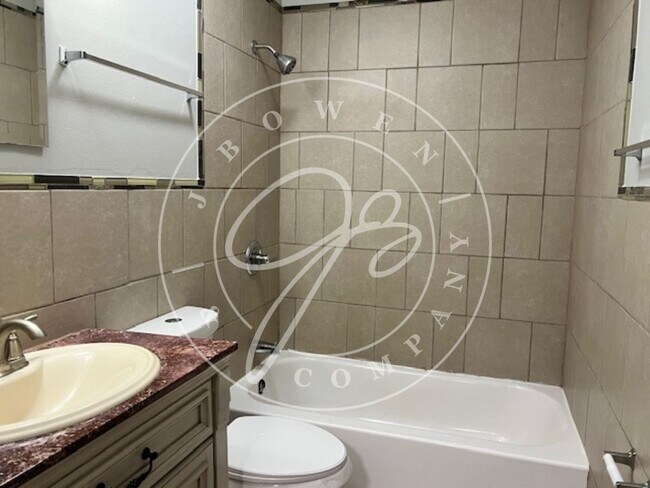 Foto del edificio - Beautiful 3 bedroom remodeled West Toledo ...