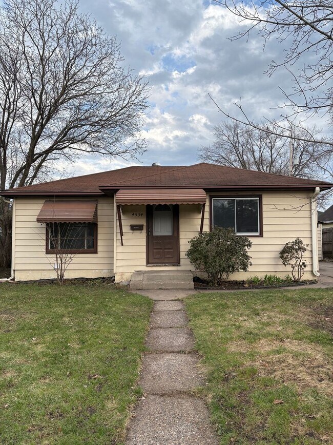 Building Photo - 4534 Zane Ave N