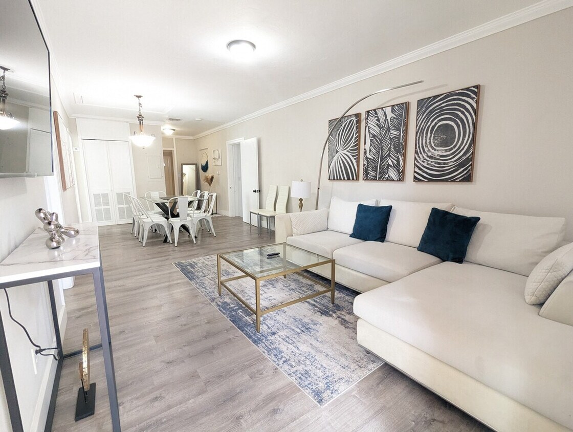 Foto principal - 3120 SW 27th St