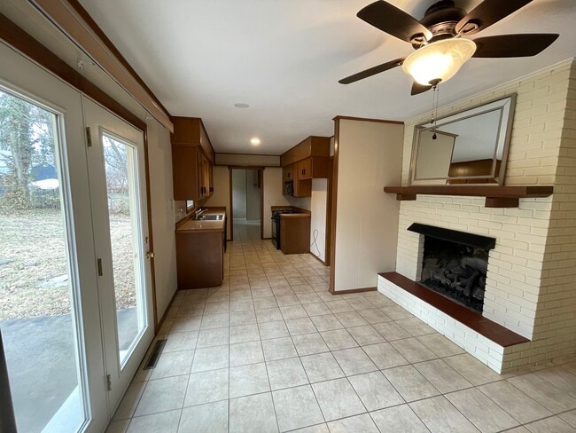 Building Photo - 3074 E Avalon Dr