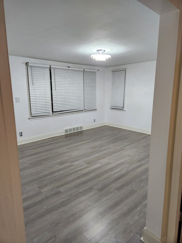 54 Norman Plz Unit Lower, Buffalo, NY 14226 Apartments in Buffalo, NY