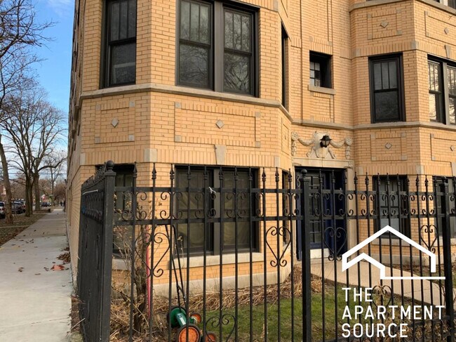 Building Photo - 2919 W McLean Ave