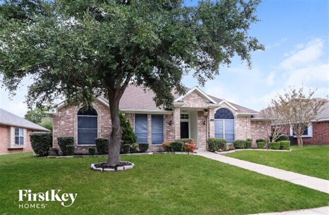 Building Photo - Mesquite Available now