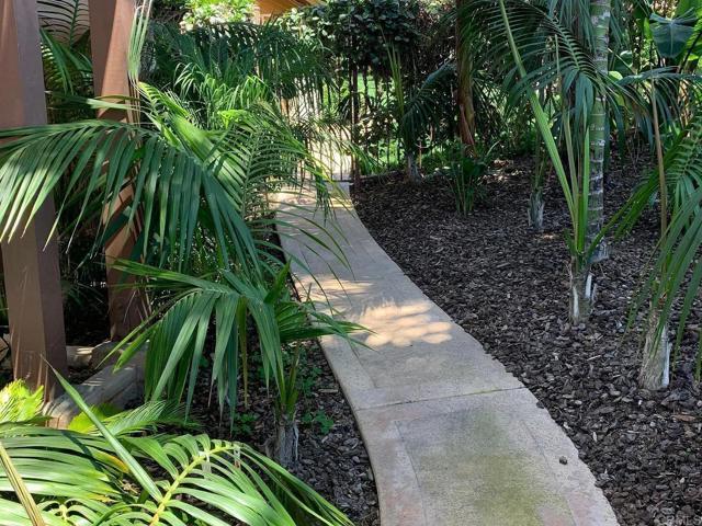 Foto del edificio - 714 Passiflora Ave