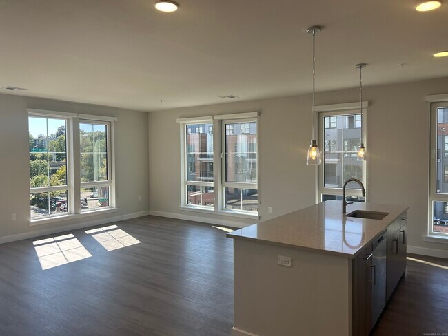 Foto del edificio - 467 West Ave