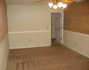 Building Photo - 3 bedroom / 2.5 bathroom ~ Townhome in Hun...