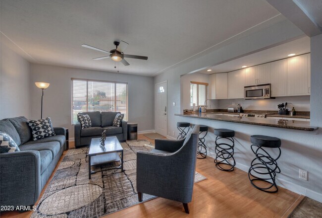 Foto del edificio - 6908 E Edgemont Ave