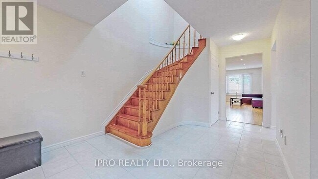 Building Photo - 51 Russet Ct
