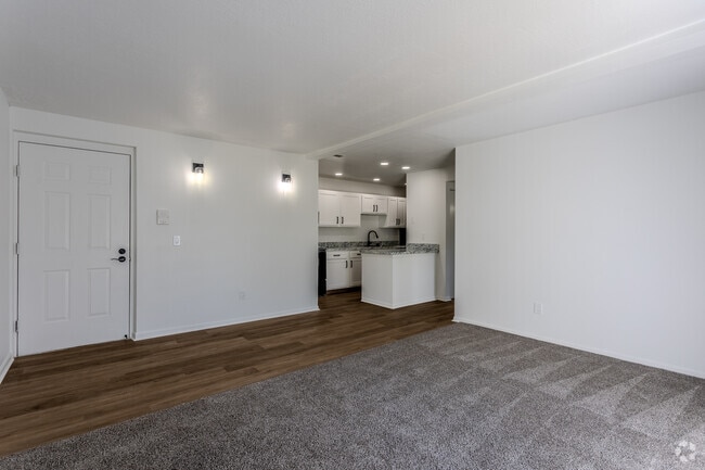 1BR Garden Flat - 660SF (Remodeled) - Market Mohawk Apartments
