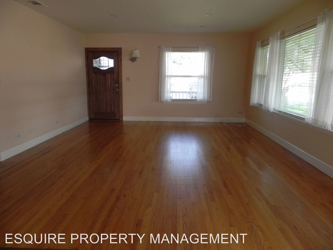 Building Photo - 193 S Glenn Dr